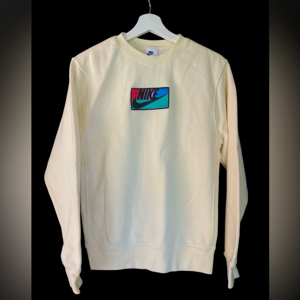 Nike Cream Crewneck Sweater with Ribbed Collar